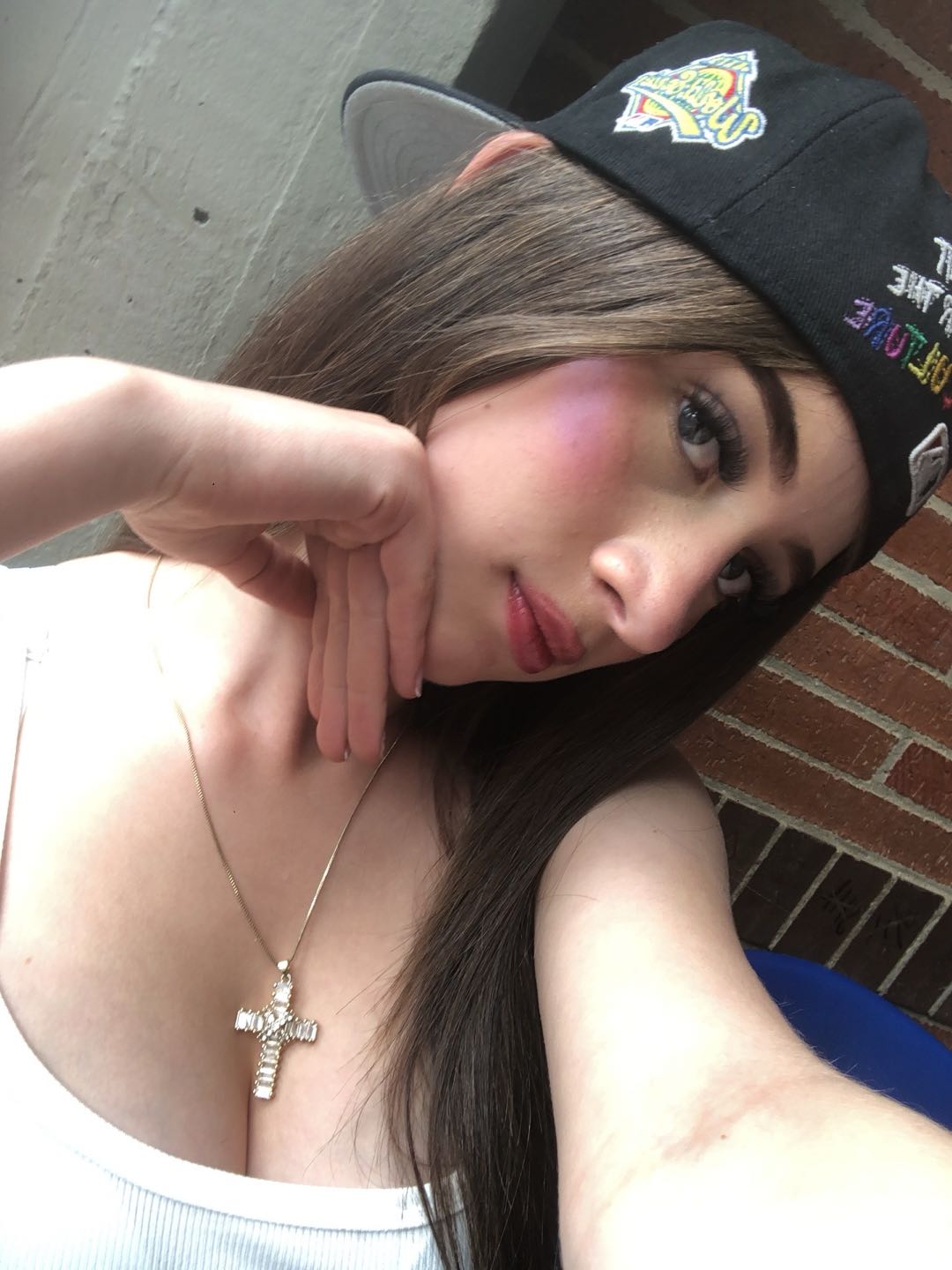 Nihajara, a woman available for a private video chat on Chatta