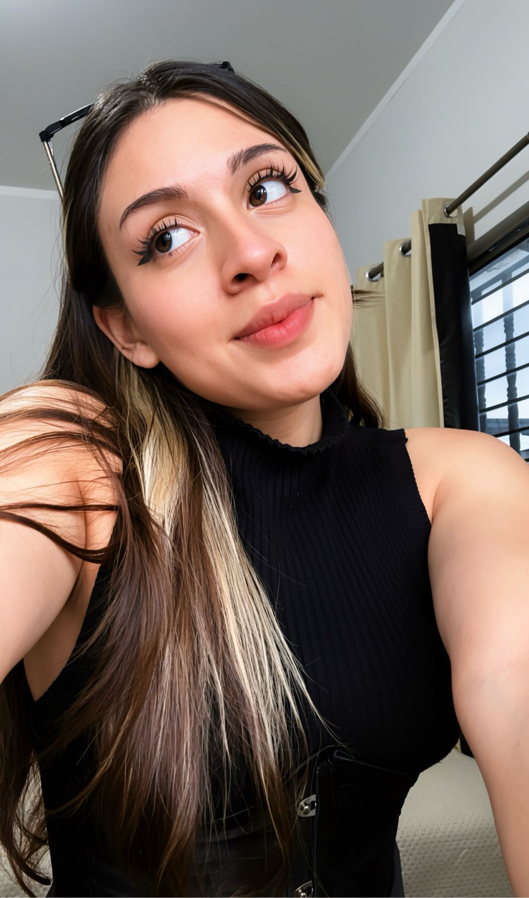 Petite, a woman available for a private video chat on Chatta